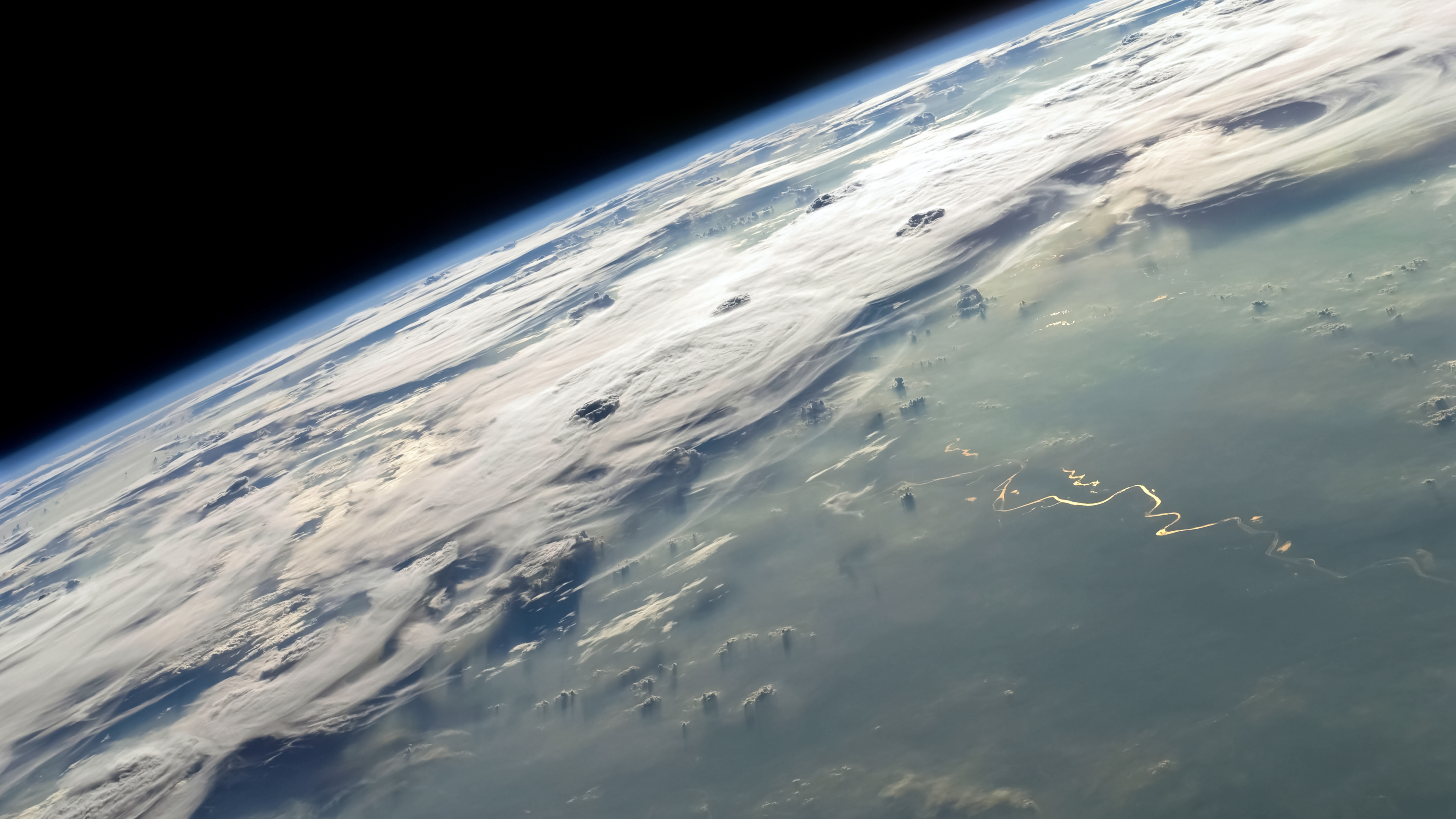 Earth Horizon.jpg